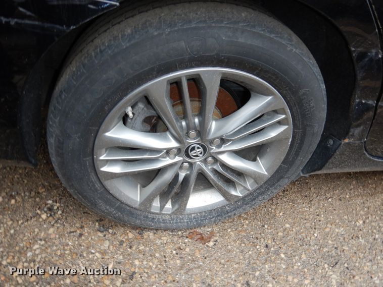 image for item DJ2955 2016 Toyota Camry SE