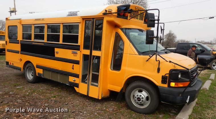 image for item DJ2957 2005 GMC Savana  school bus