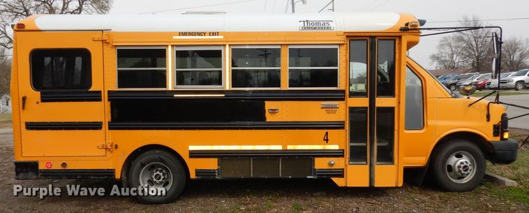 image for item DJ2957 2005 GMC Savana  school bus
