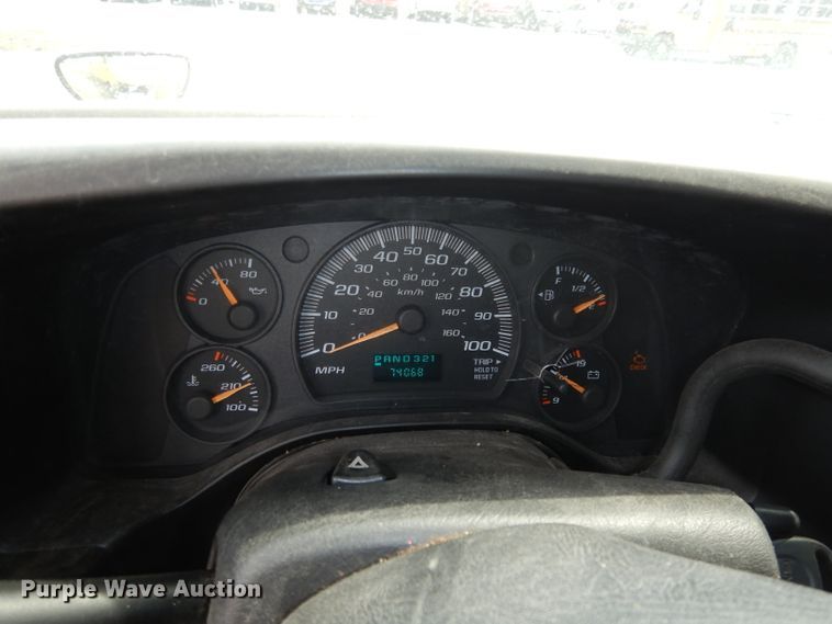 image for item DJ2957 2005 GMC Savana  school bus