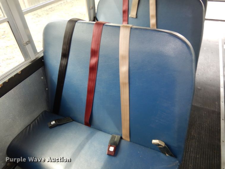 image for item DJ2957 2005 GMC Savana  school bus