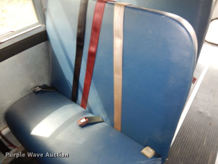 image for item DJ2957 2005 GMC Savana  school bus