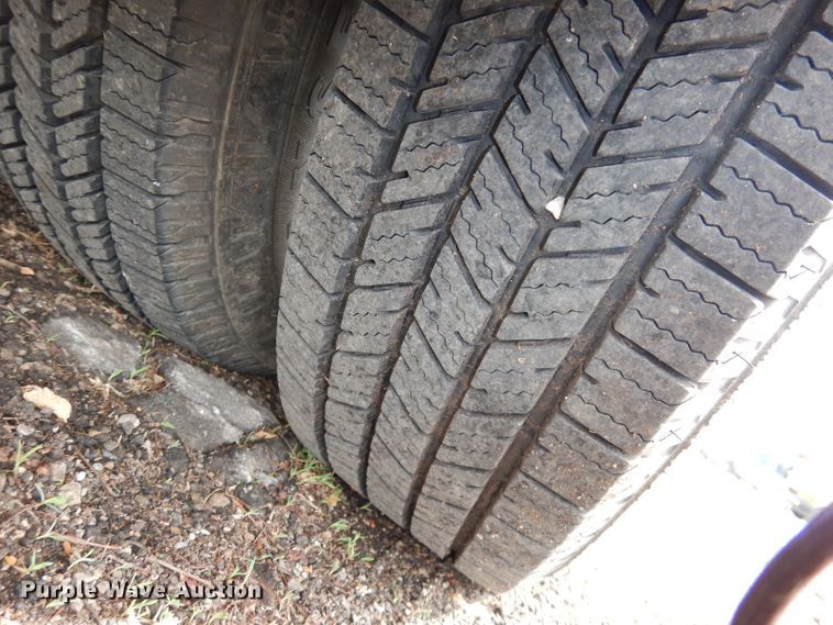 image for item DJ2957 2005 GMC Savana  school bus