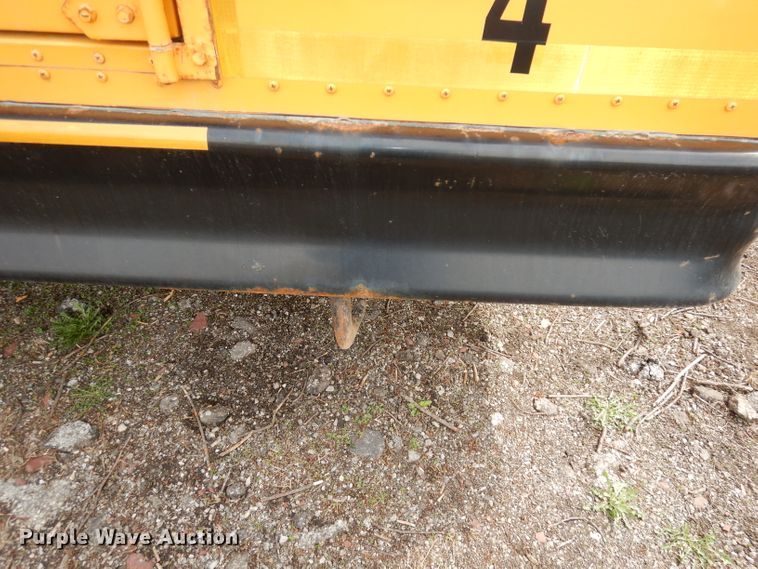 image for item DJ2957 2005 GMC Savana  school bus