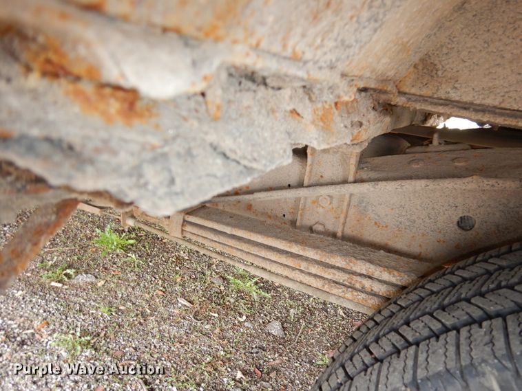 image for item DJ2957 2005 GMC Savana  school bus