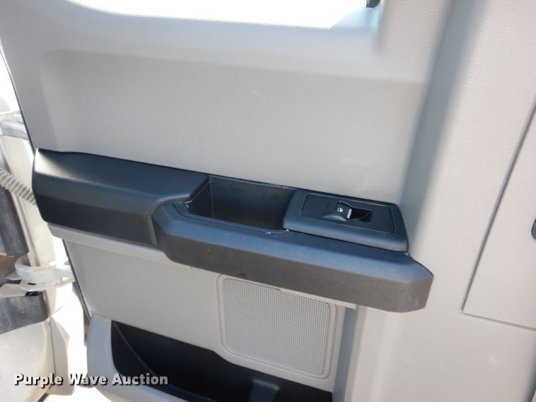 image for item DJ2977 2016 Ford F150  SuperCab pickup truck