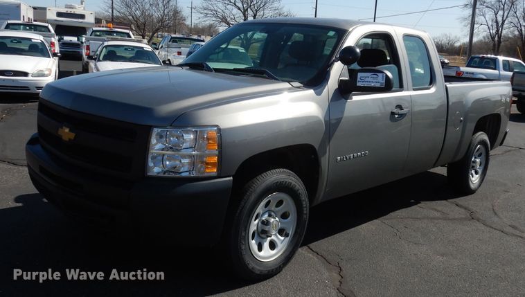 image for item DJ2978 2012 Chevrolet Silverado 1500  Ext. Cab pickup truck