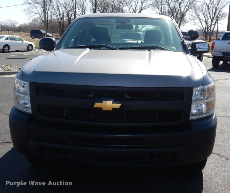 image for item DJ2978 2012 Chevrolet Silverado 1500  Ext. Cab pickup truck