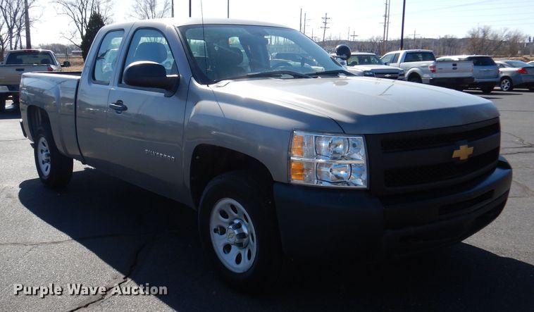 image for item DJ2978 2012 Chevrolet Silverado 1500  Ext. Cab pickup truck