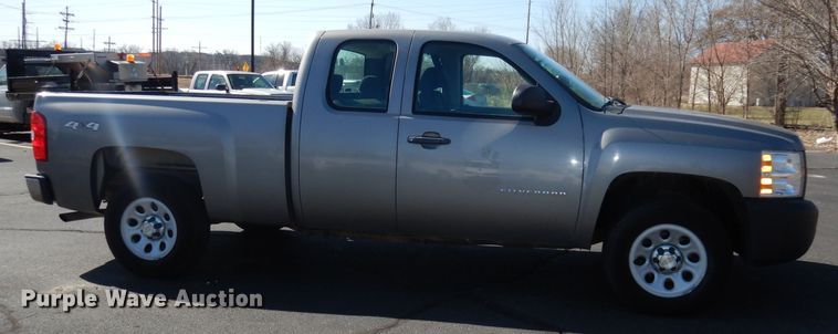 image for item DJ2978 2012 Chevrolet Silverado 1500  Ext. Cab pickup truck