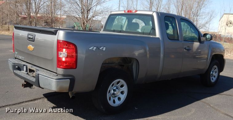 image for item DJ2978 2012 Chevrolet Silverado 1500  Ext. Cab pickup truck