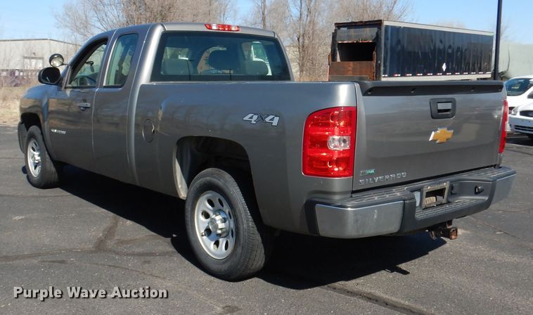 image for item DJ2978 2012 Chevrolet Silverado 1500  Ext. Cab pickup truck
