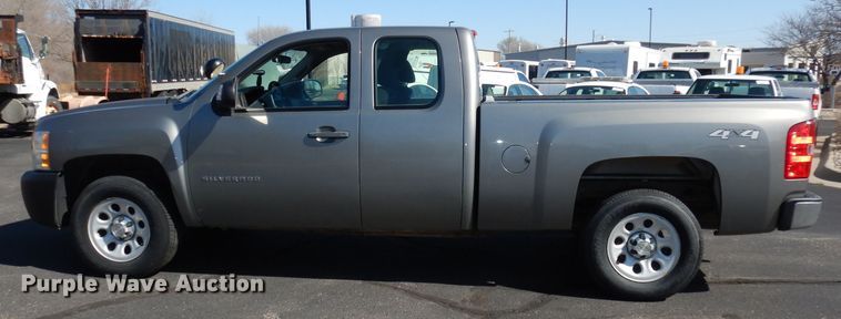 image for item DJ2978 2012 Chevrolet Silverado 1500  Ext. Cab pickup truck