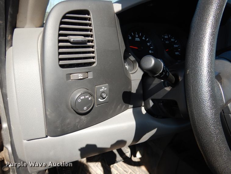 image for item DJ2978 2012 Chevrolet Silverado 1500  Ext. Cab pickup truck