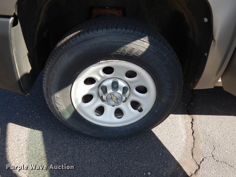 image for item DJ2978 2012 Chevrolet Silverado 1500  Ext. Cab pickup truck