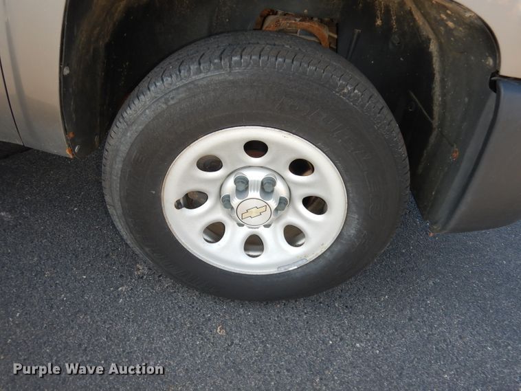 image for item DJ2978 2012 Chevrolet Silverado 1500  Ext. Cab pickup truck