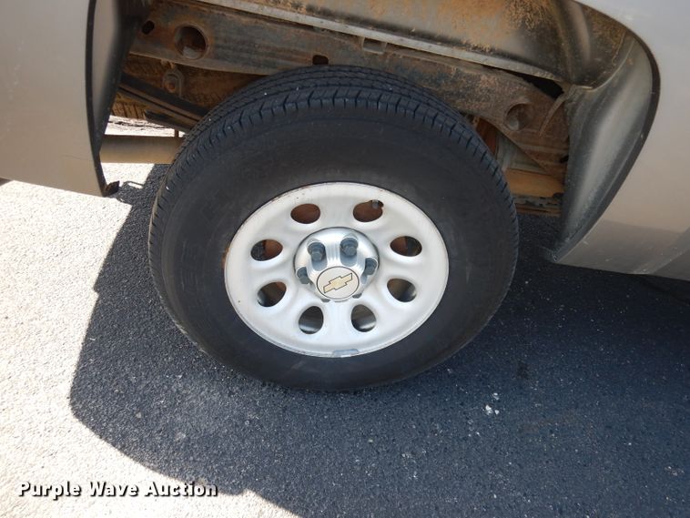 image for item DJ2978 2012 Chevrolet Silverado 1500  Ext. Cab pickup truck