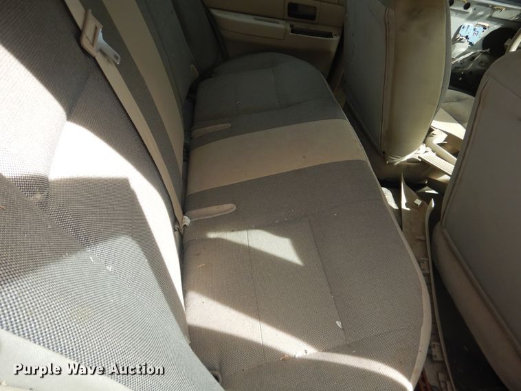 image for item DJ4989 2006 Ford Crown Victoria Police Interceptor