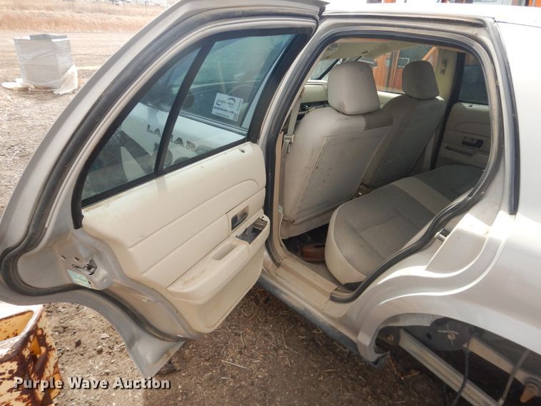 image for item DJ4989 2006 Ford Crown Victoria Police Interceptor