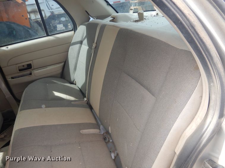 image for item DJ4989 2006 Ford Crown Victoria Police Interceptor