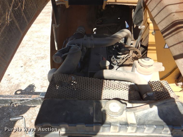 image for item DJ8688 2002 Vermeer BC1000 XL  wood chipper