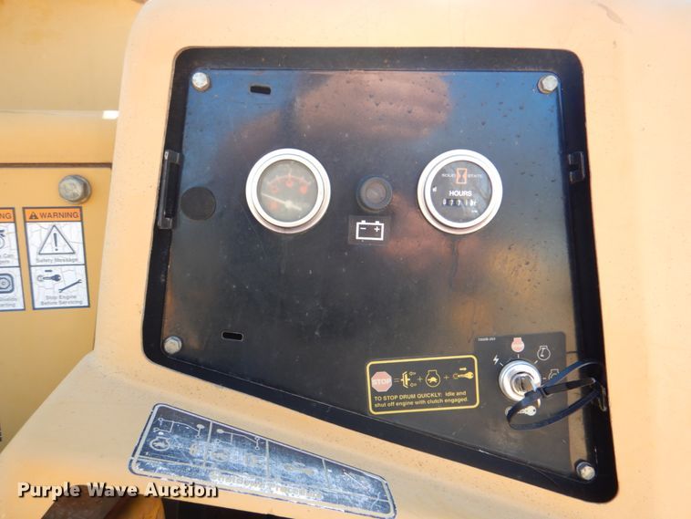 image for item DJ8688 2002 Vermeer BC1000 XL  wood chipper