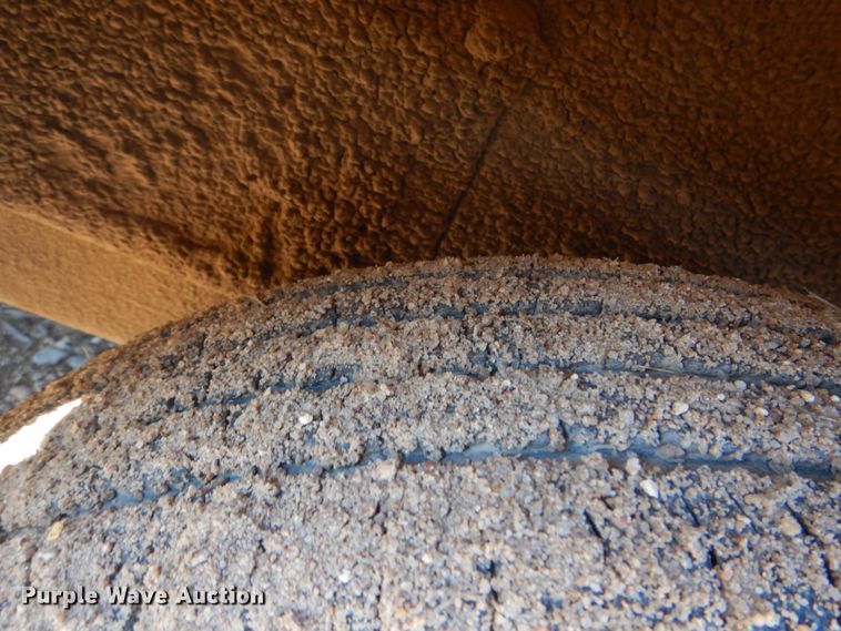 image for item DJ8688 2002 Vermeer BC1000 XL  wood chipper