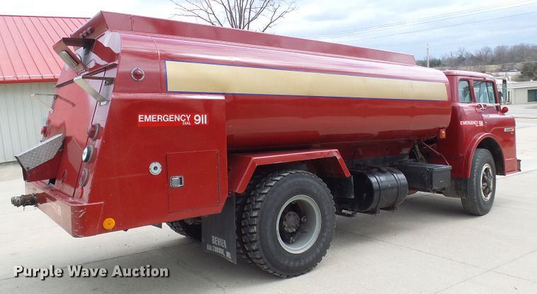 image for item DL0901 1985 Ford 8000  fire truck