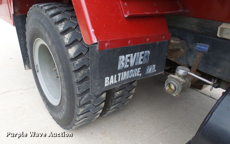 image for item DL0901 1985 Ford 8000  fire truck