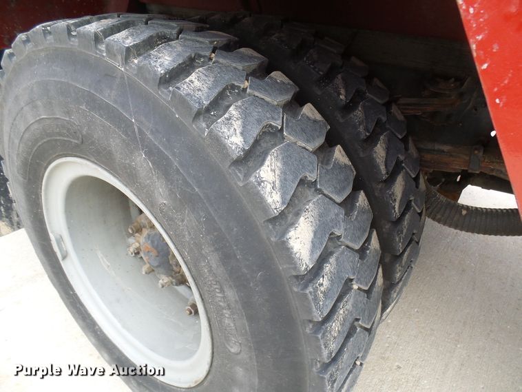 image for item DL0901 1985 Ford 8000  fire truck