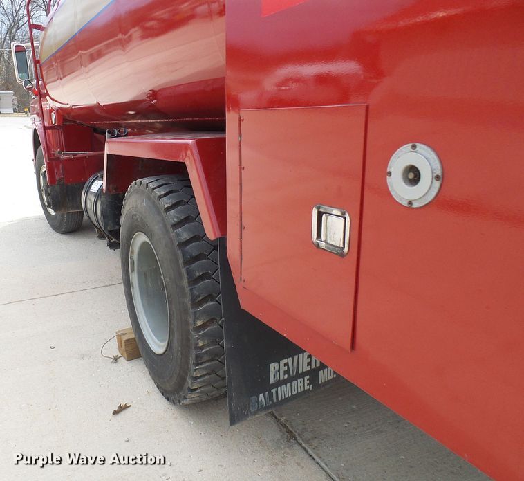 image for item DL0901 1985 Ford 8000  fire truck