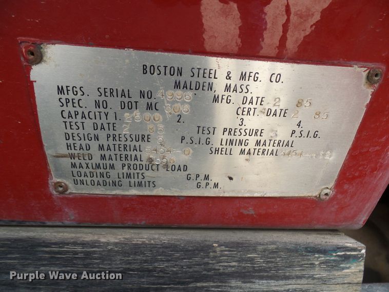 image for item DL0901 1985 Ford 8000  fire truck