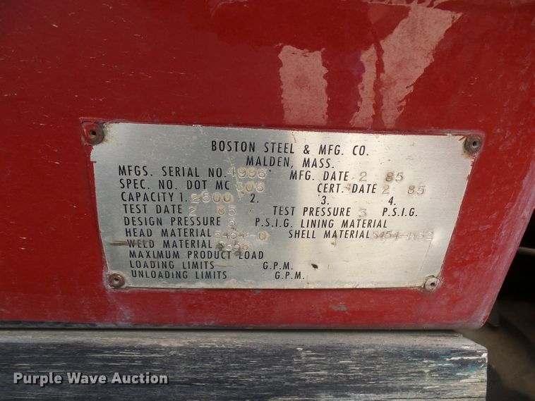 image for item DL0901 1985 Ford 8000  fire truck