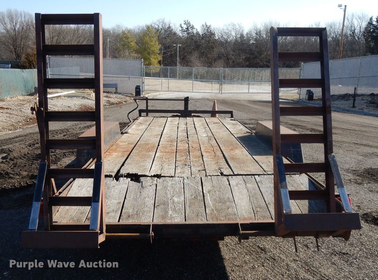 image for item DL2692 2001 Starlite equipment trailer