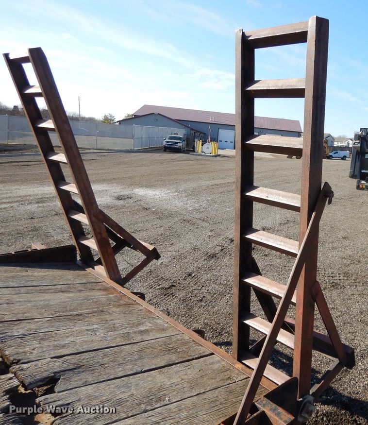 image for item DL2692 2001 Starlite equipment trailer