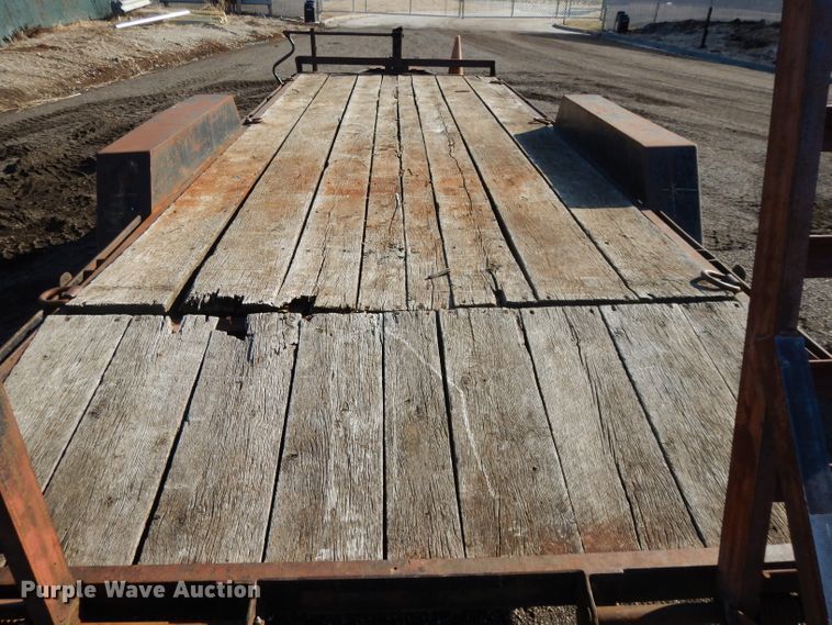 image for item DL2692 2001 Starlite equipment trailer