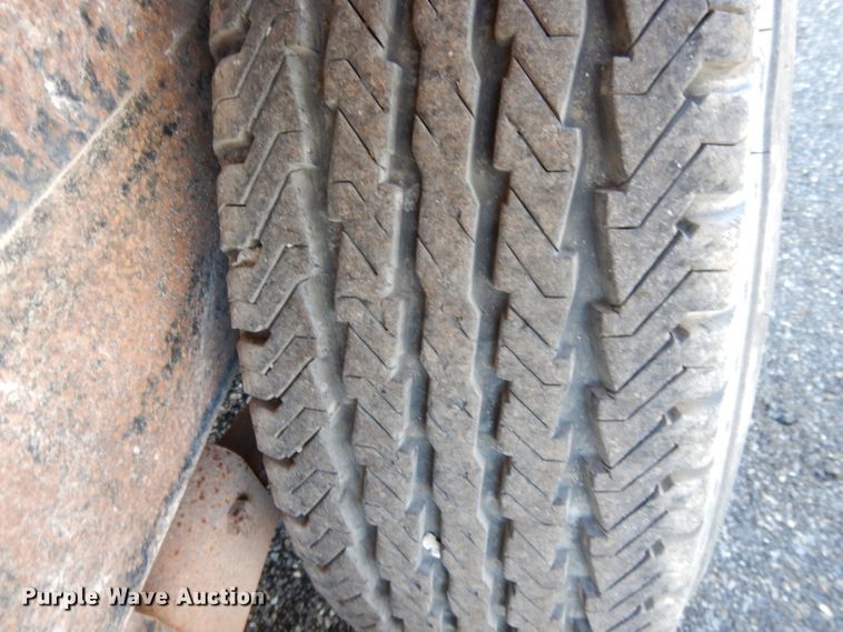 image for item DL2692 2001 Starlite equipment trailer