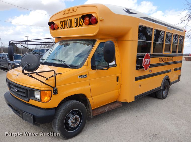 image for item DL4796 2004 Ford E450 Super Duty  school bus