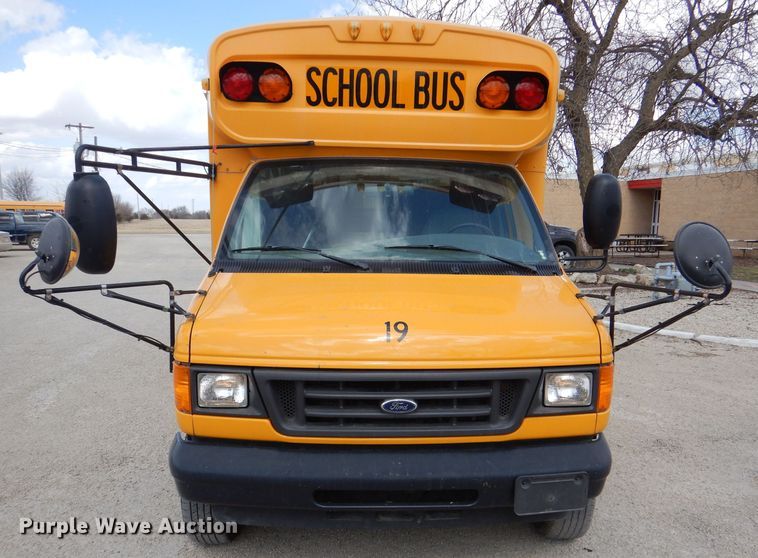 image for item DL4796 2004 Ford E450 Super Duty  school bus