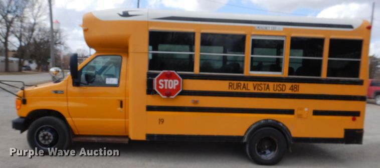 image for item DL4796 2004 Ford E450 Super Duty  school bus