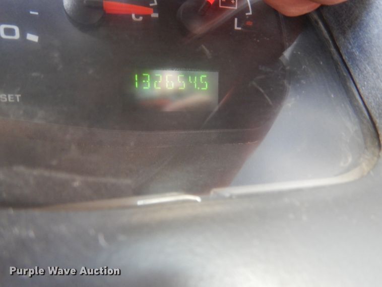 image for item DL4796 2004 Ford E450 Super Duty  school bus