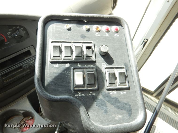 image for item DL4796 2004 Ford E450 Super Duty  school bus