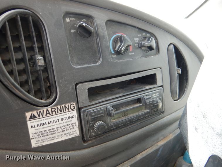 image for item DL4796 2004 Ford E450 Super Duty  school bus