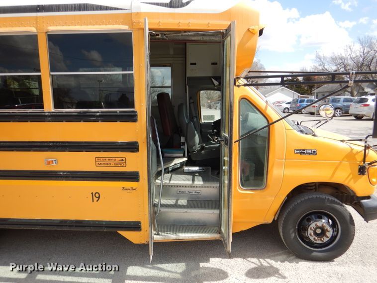 image for item DL4796 2004 Ford E450 Super Duty  school bus