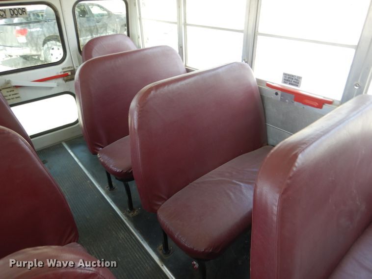 image for item DL4796 2004 Ford E450 Super Duty  school bus