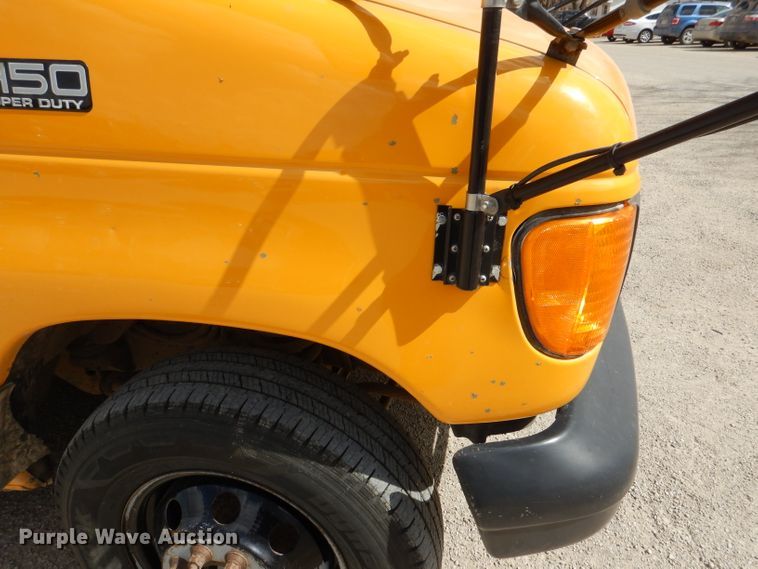 image for item DL4796 2004 Ford E450 Super Duty  school bus