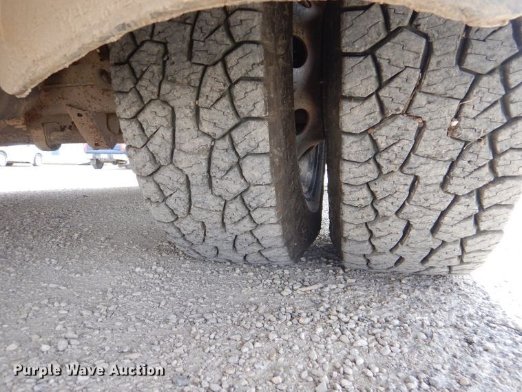 image for item DL4796 2004 Ford E450 Super Duty  school bus