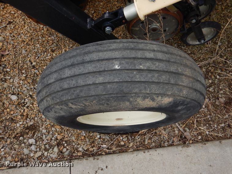 image for item DL4843 Traux FLXII-816  grain drill