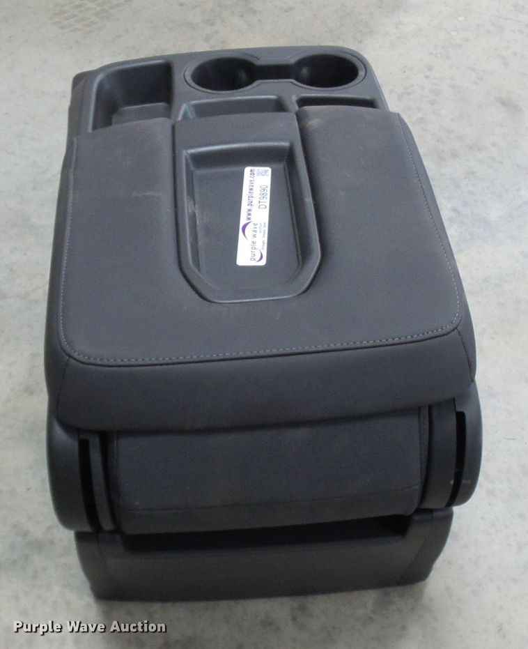 image for item DT9890 GMC center seat and console