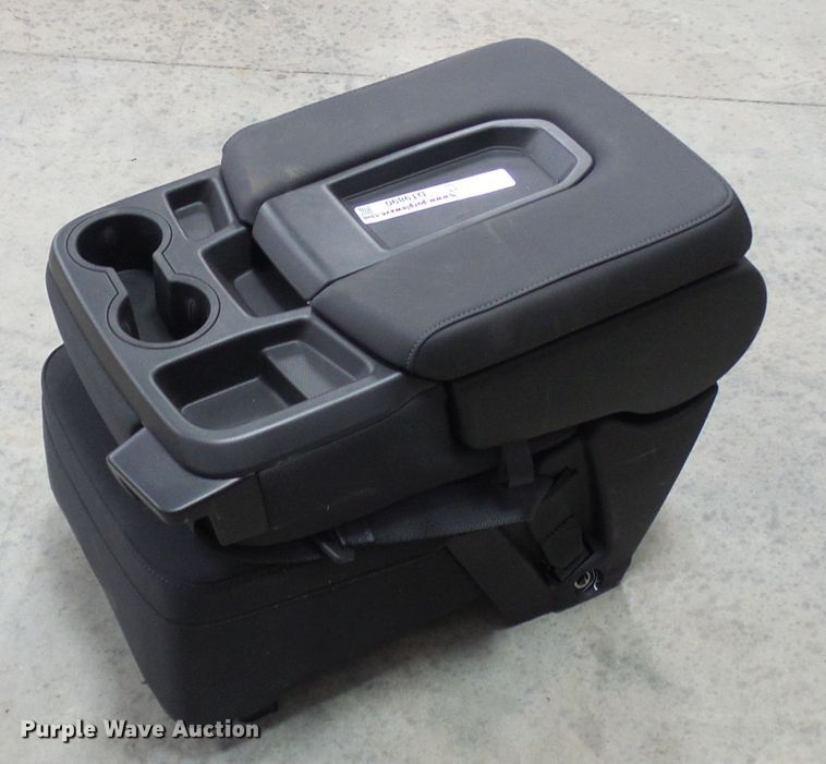 image for item DT9890 GMC center seat and console